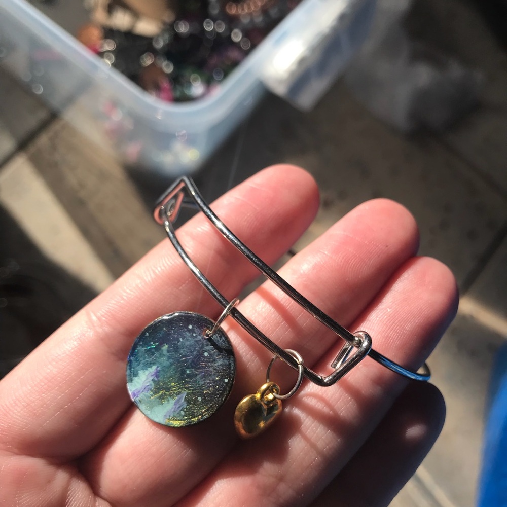 Bangle bracelet